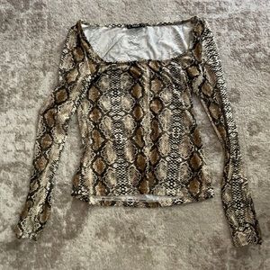 Snake print long sleeve shirt 6/$16